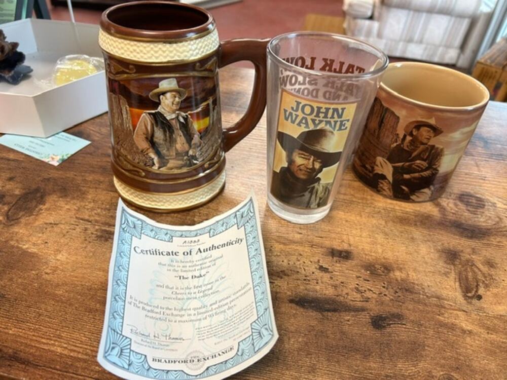 John Wayne Collectible Drinkware Set – Vintage Western Decor